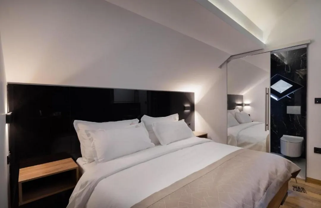 Top Rooms-1