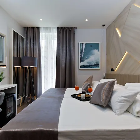 Sailor Boutique Rooms-3